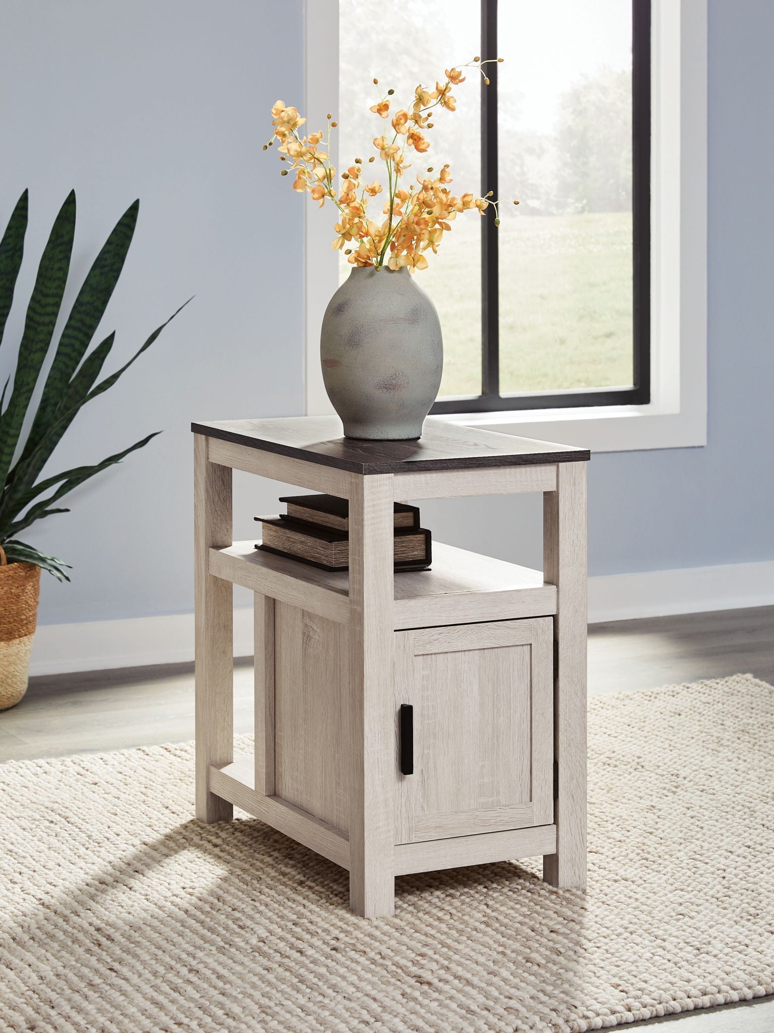 Fendenmore - Chair Side End Table - Stylish Home Furniture