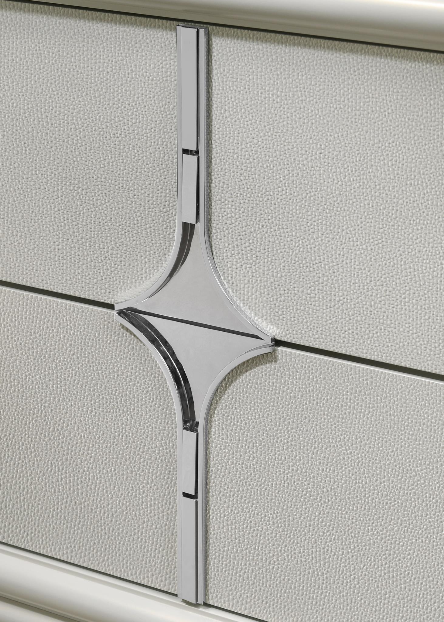 B025 - Dresser - White
