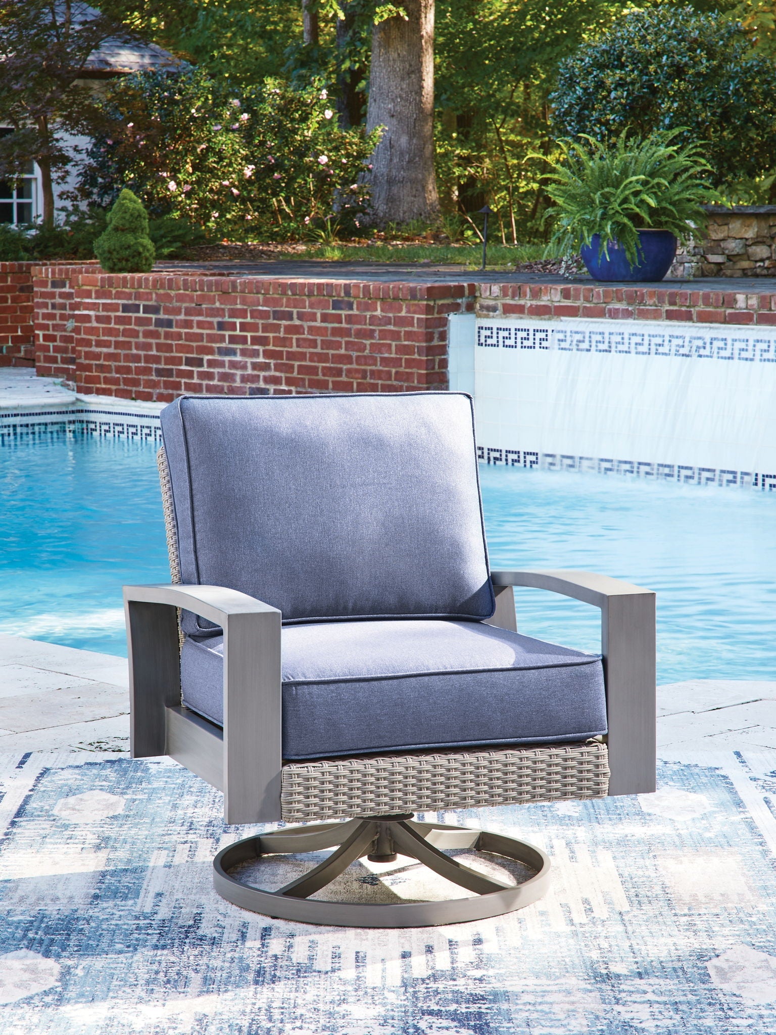 Half Moon Beach - Swivel Lounge With Cushion - Blue / Gray - Stylish Home Furniture