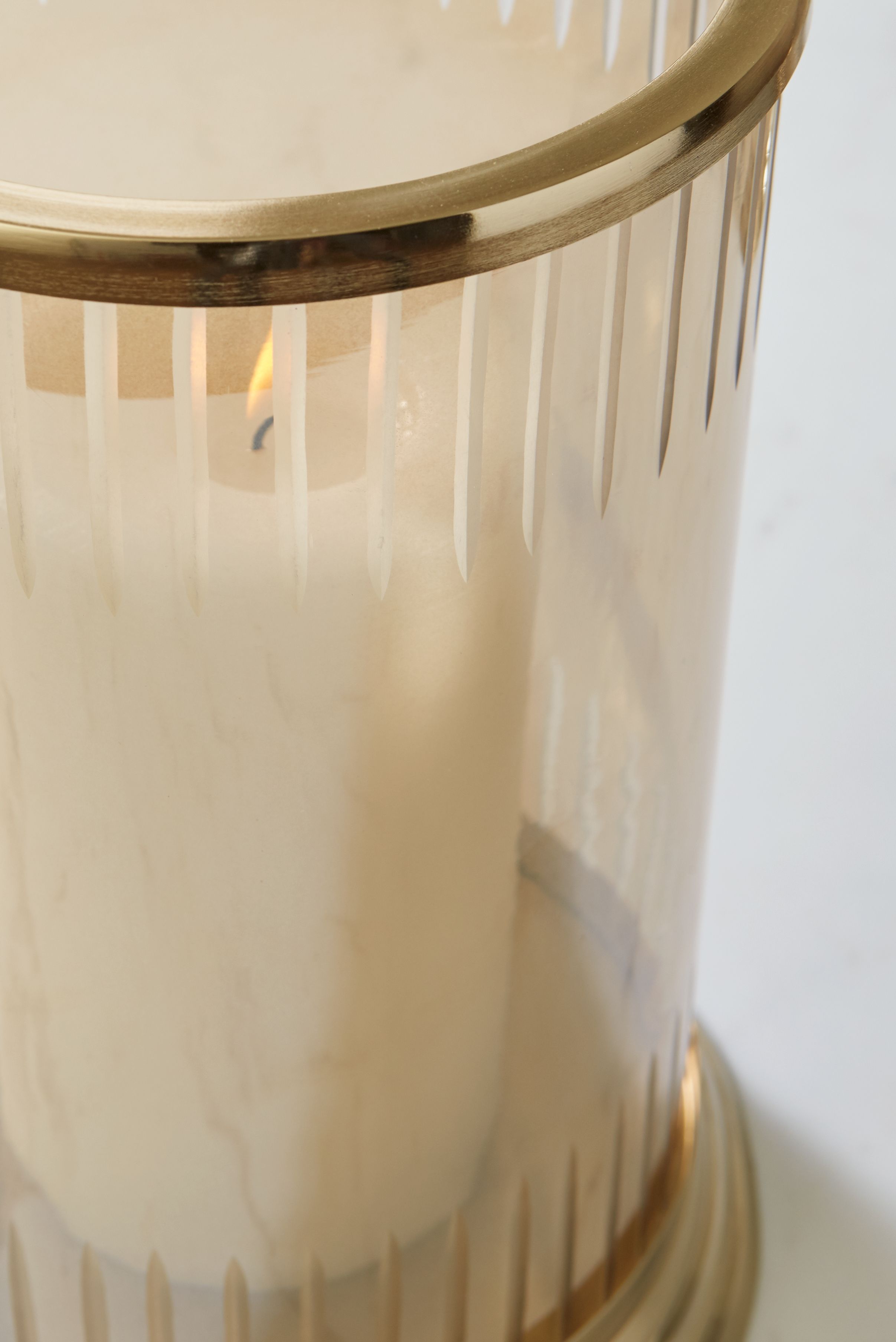 Aavinson - Candle Holder - Stylish Home Furniture