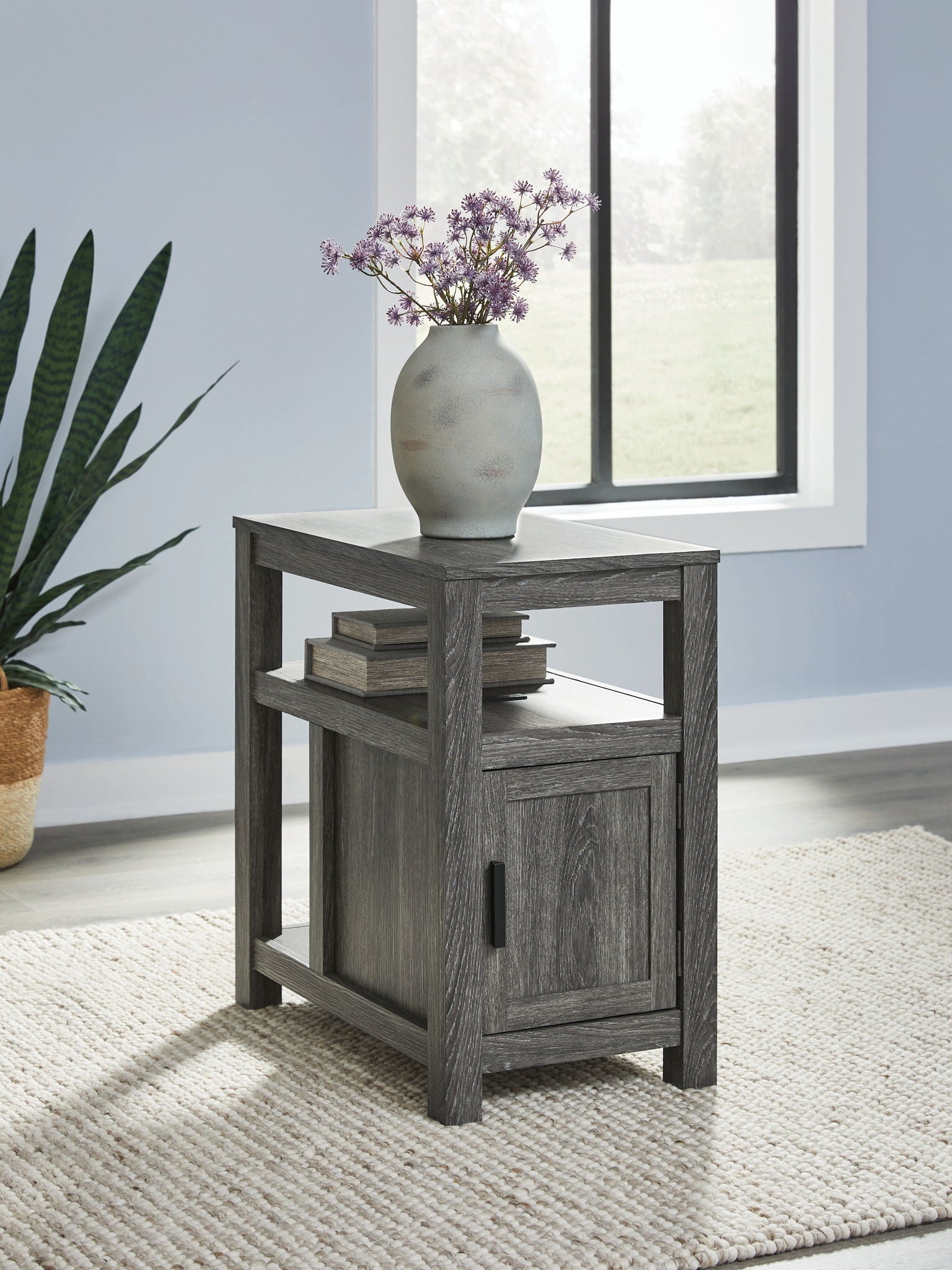 Fendenmore - Chair Side End Table - Stylish Home Furniture