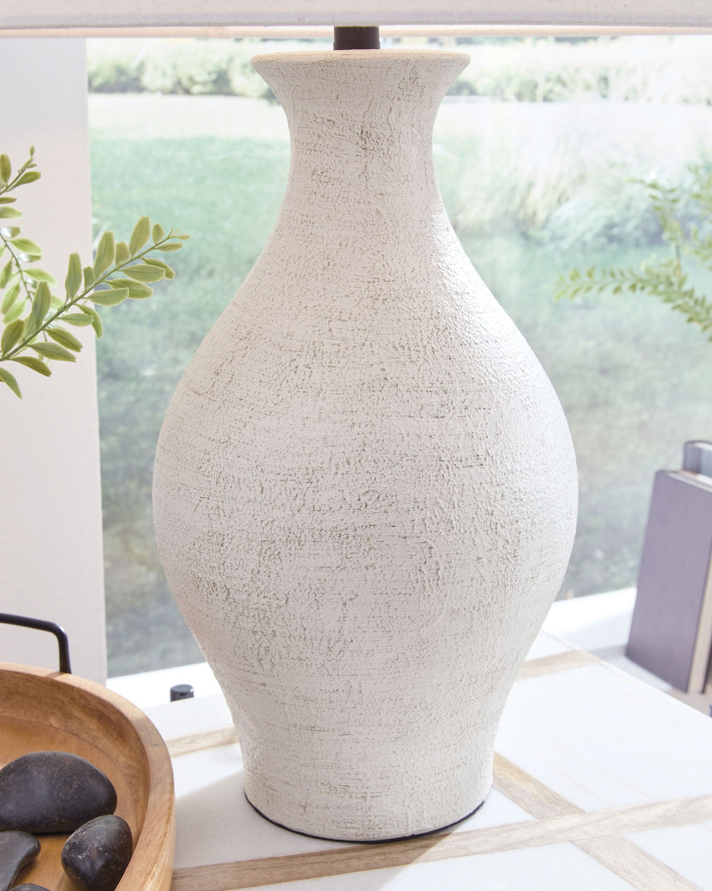 Ashbend - Ceramic Table Lamp - Antique White - Stylish Home Furniture