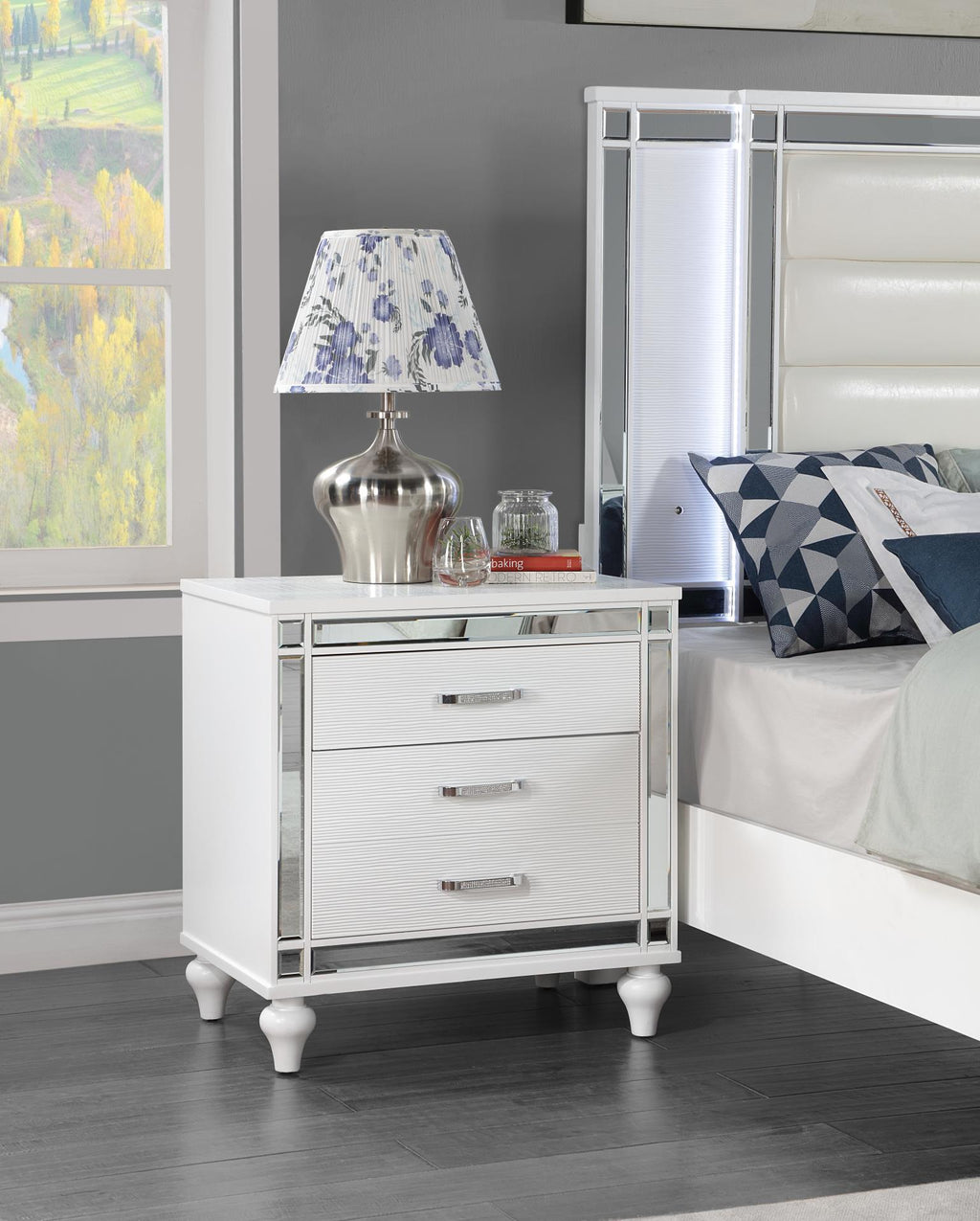 B224 - Nightstand - White Gloss - Stylish Home Furniture