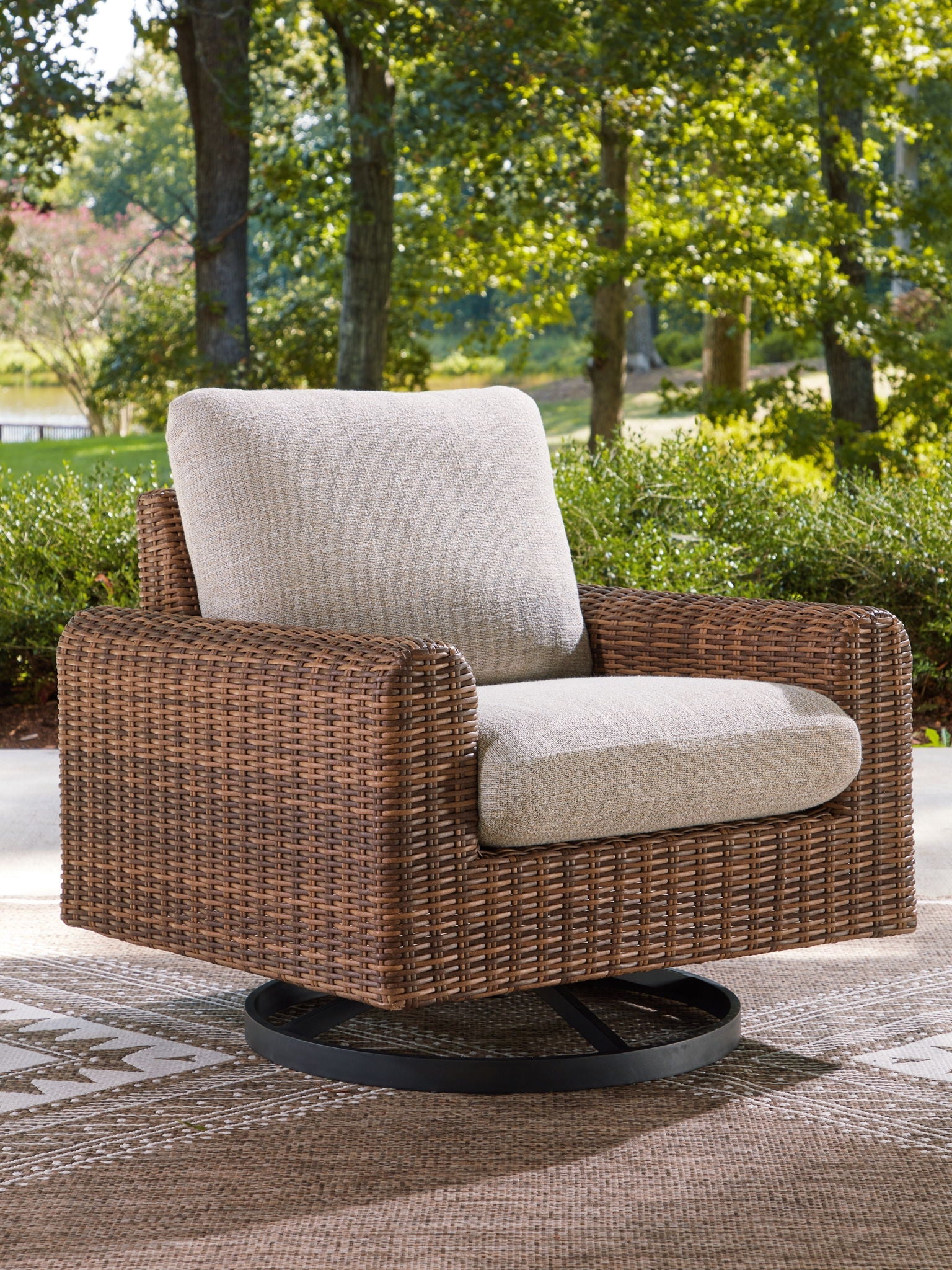 Dolan Creek - Swivel Lounge With Cushion - Gray / Brown - Stylish Home Furniture