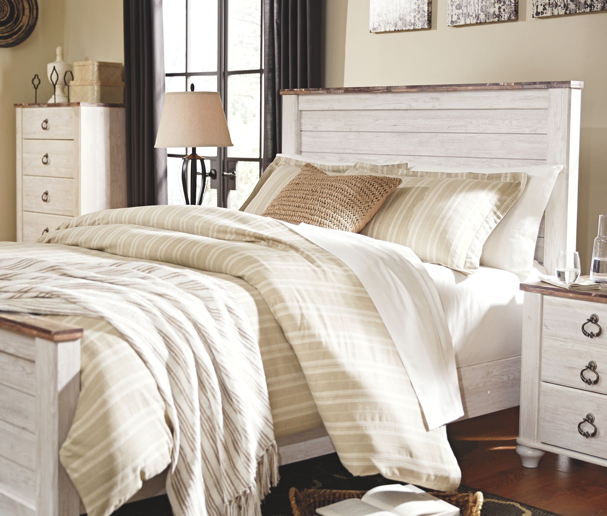 Willowton - Panel Bedroom Set - Stylish Home Furniture