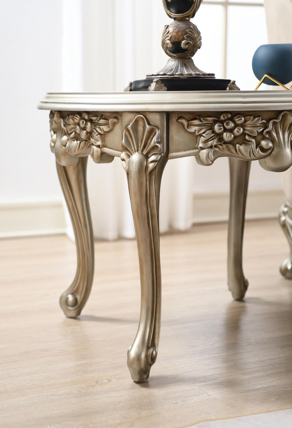 T197 - Traditional Table - Stylish Home Furniture