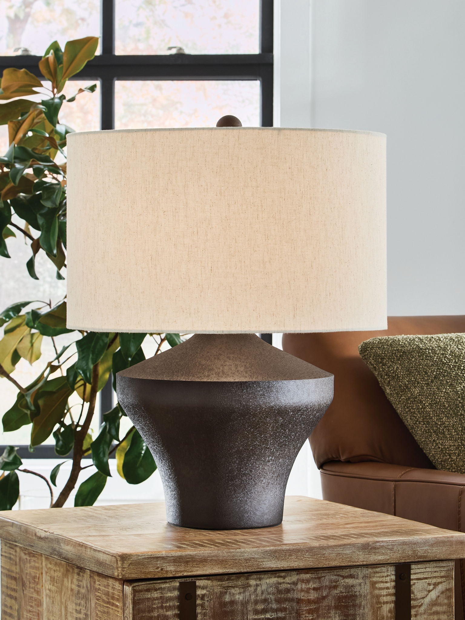 Dolanham - Metal Table Lamp - Distressed Brown - Stylish Home Furniture