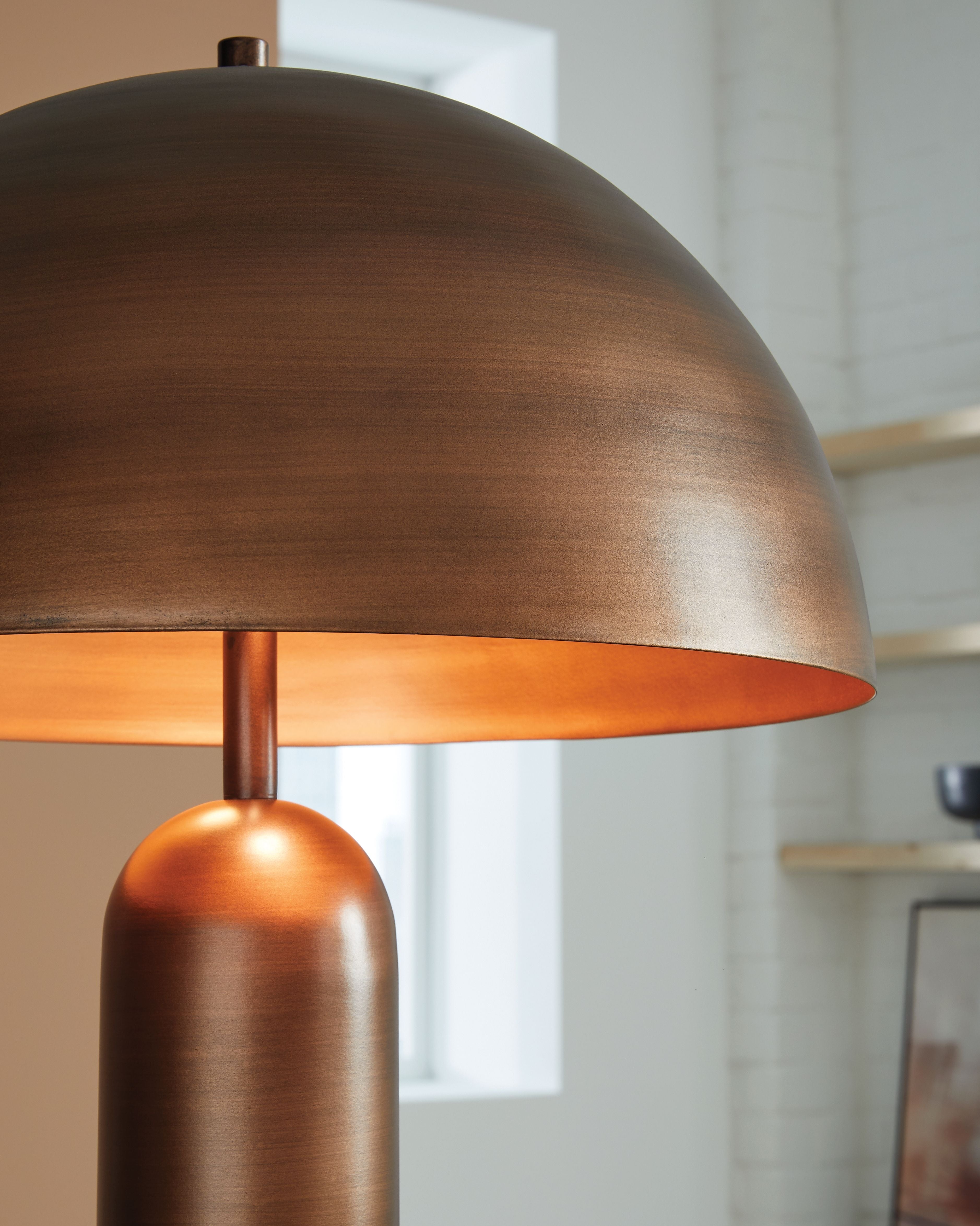 Wendfield - Metal Lamp - Stylish Home Furniture