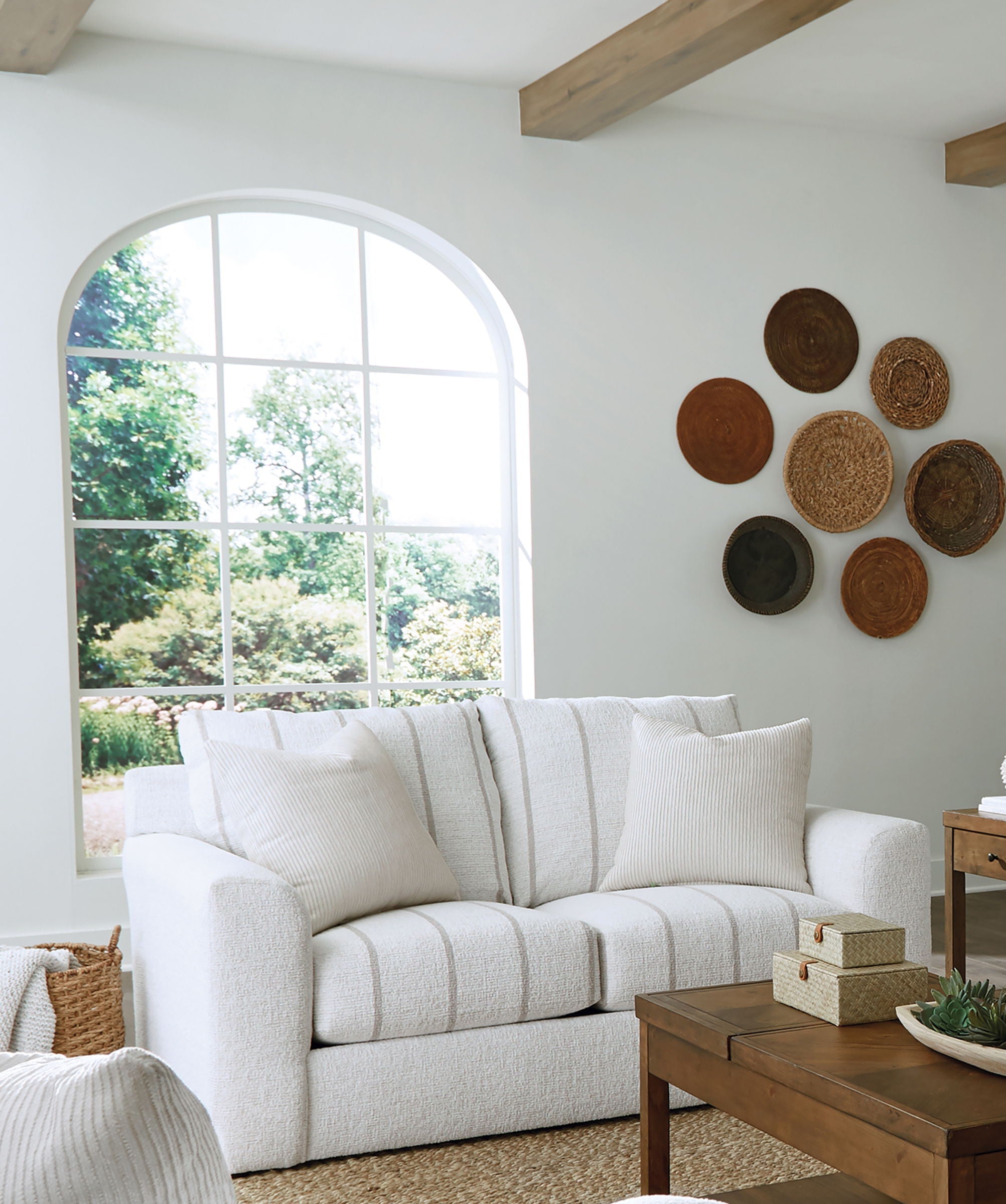 Lindsey - Loveseat - Stylish Home Furniture