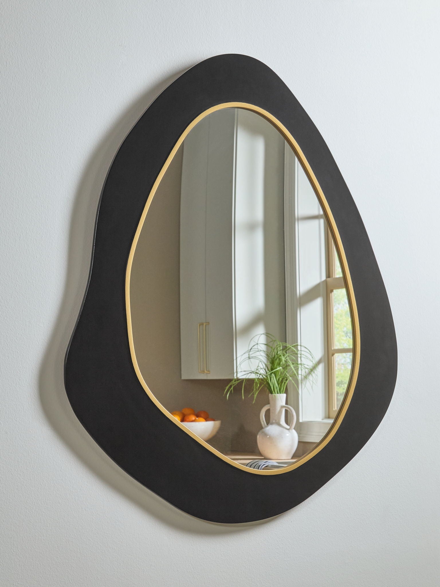 Kierlock - Accent Mirror - Black / Gold Finish - Stylish Home Furniture