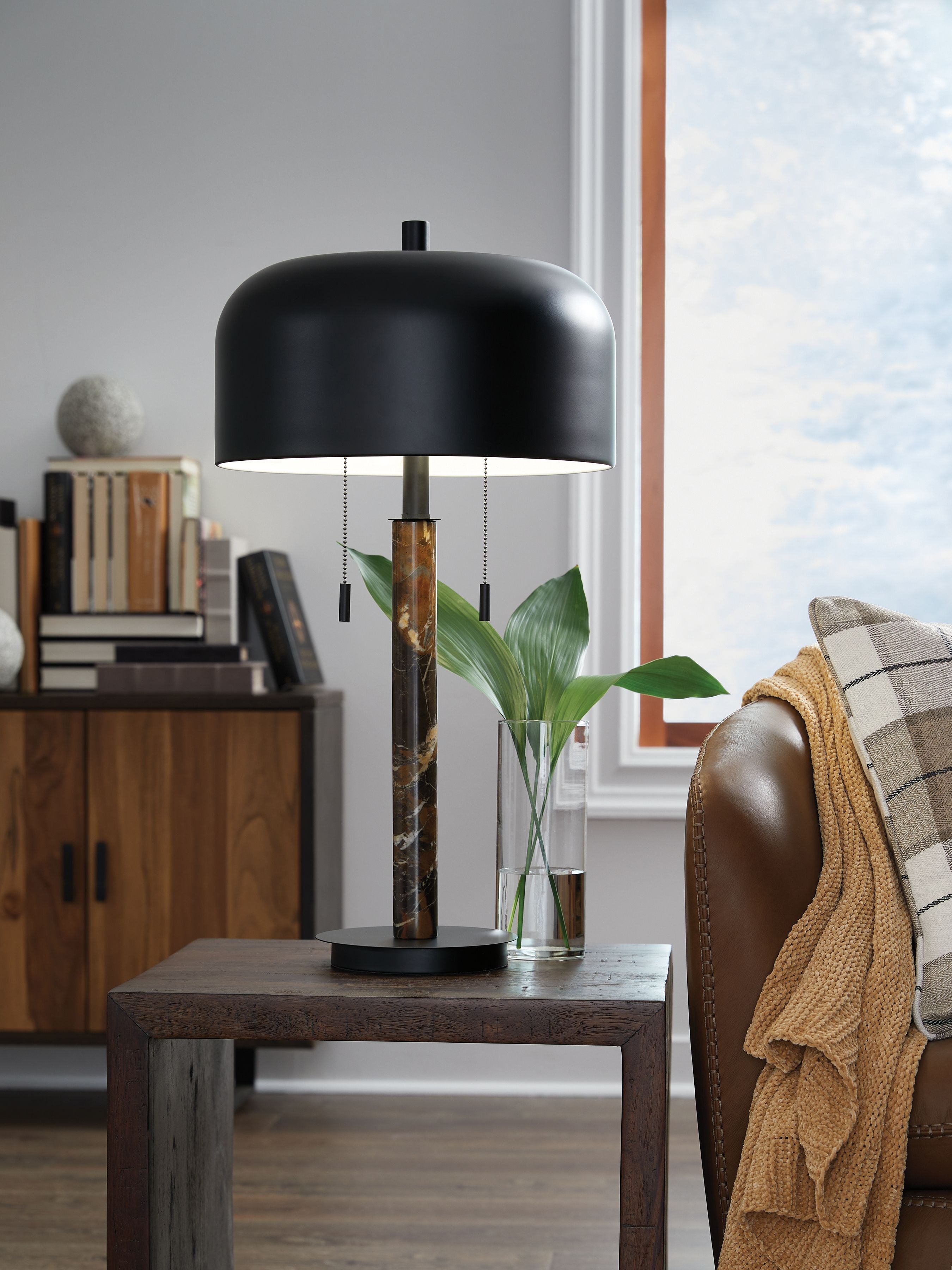 Alanbert - Metal Table Lamp - Brown / Black - Stylish Home Furniture