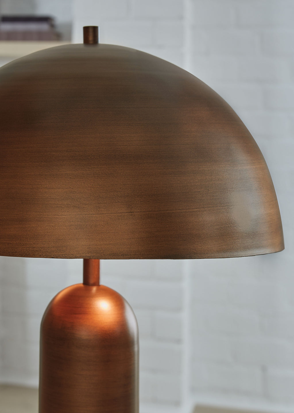 Wendfield - Metal Lamp - Stylish Home Furniture