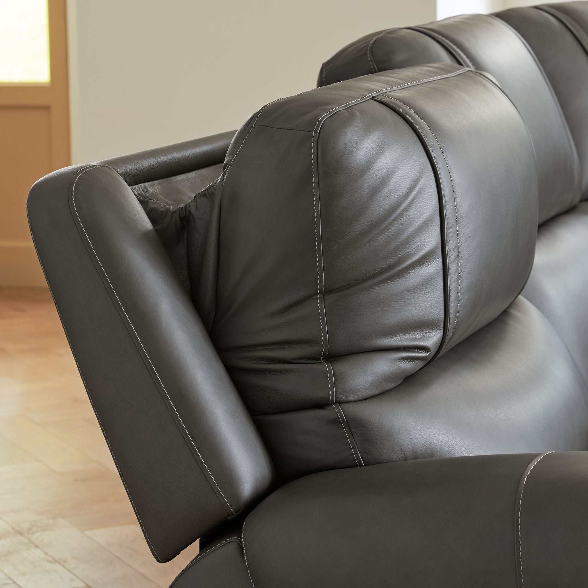 5Z - Pittson - Power Reclining Sectional - Stylish Home Furniture