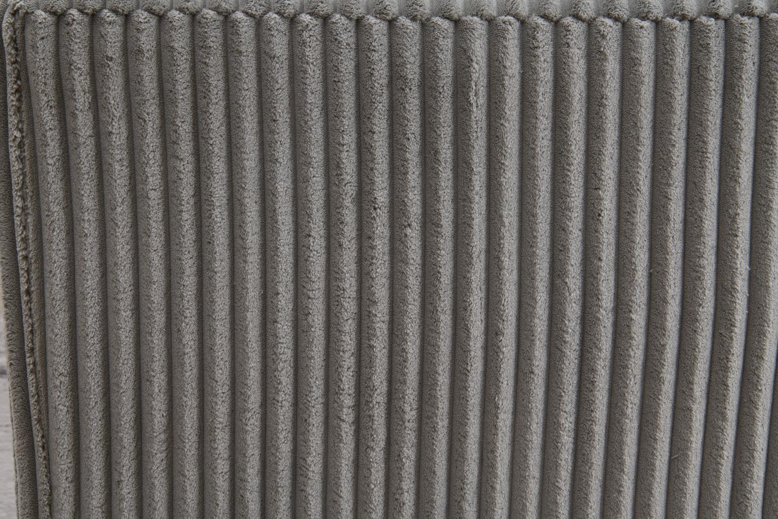 U243 - Ottoman - Gray